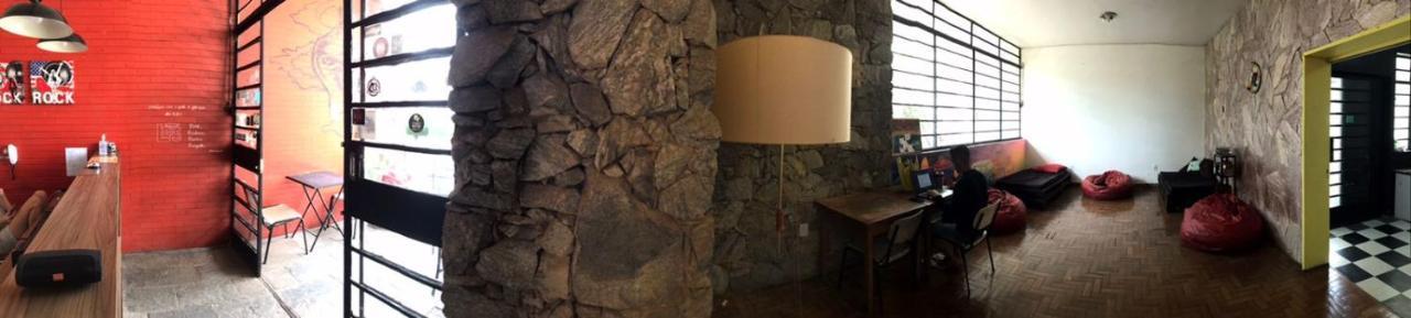 Rock! And Hostel เบโลโอรีซอนชี ภายนอก รูปภาพ
