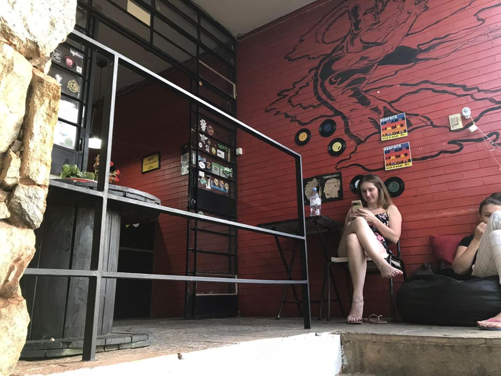 Rock! And Hostel เบโลโอรีซอนชี ภายนอก รูปภาพ