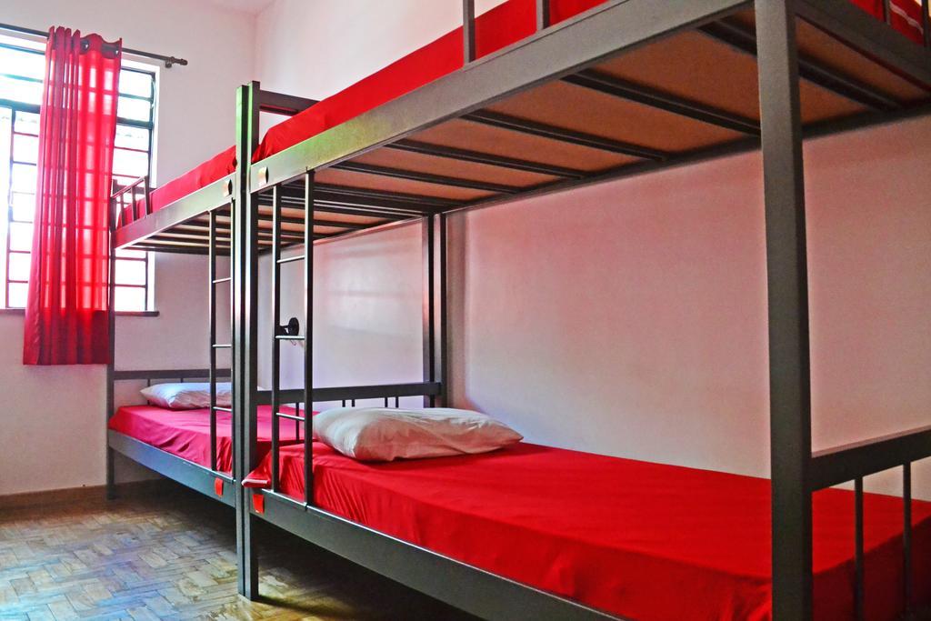 Rock! And Hostel เบโลโอรีซอนชี ภายนอก รูปภาพ