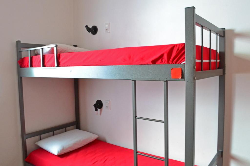 Rock! And Hostel เบโลโอรีซอนชี ภายนอก รูปภาพ